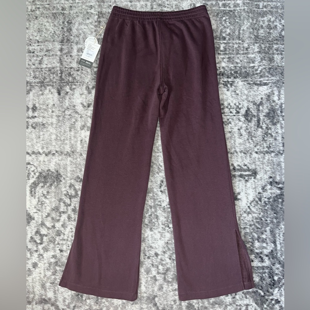 New Vuori Sedona Wideleg Sweatpant in Chestnut - Picture 3 of 10